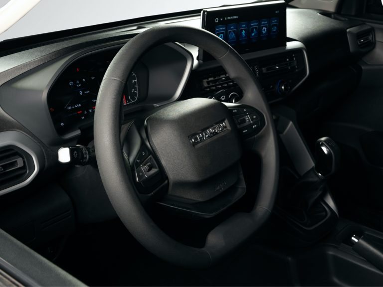Hunter Diesel, volant multifonction et écran tactile